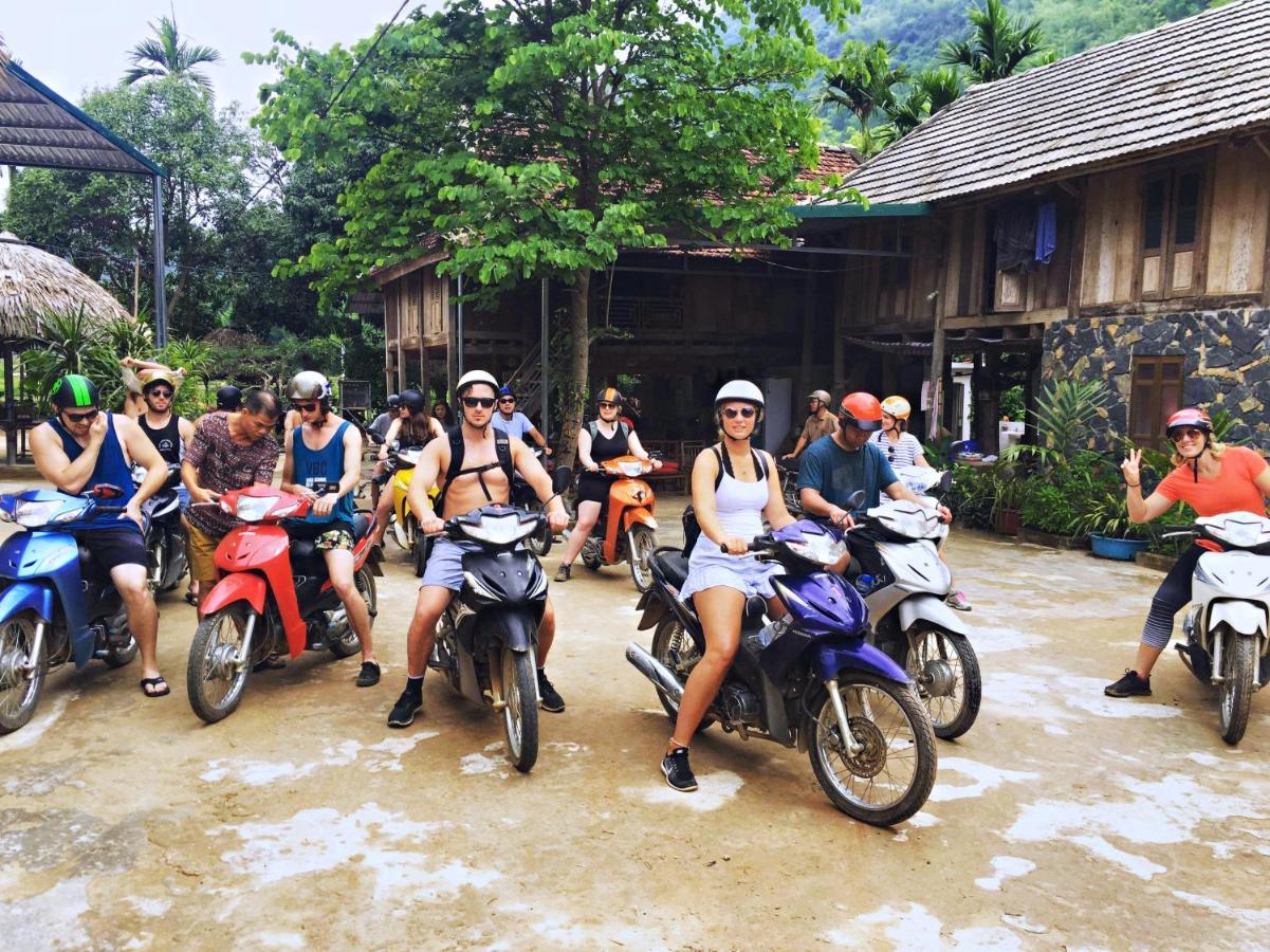 Nha Tan - Mai Chau Homestay And Tours ภายนอก รูปภาพ