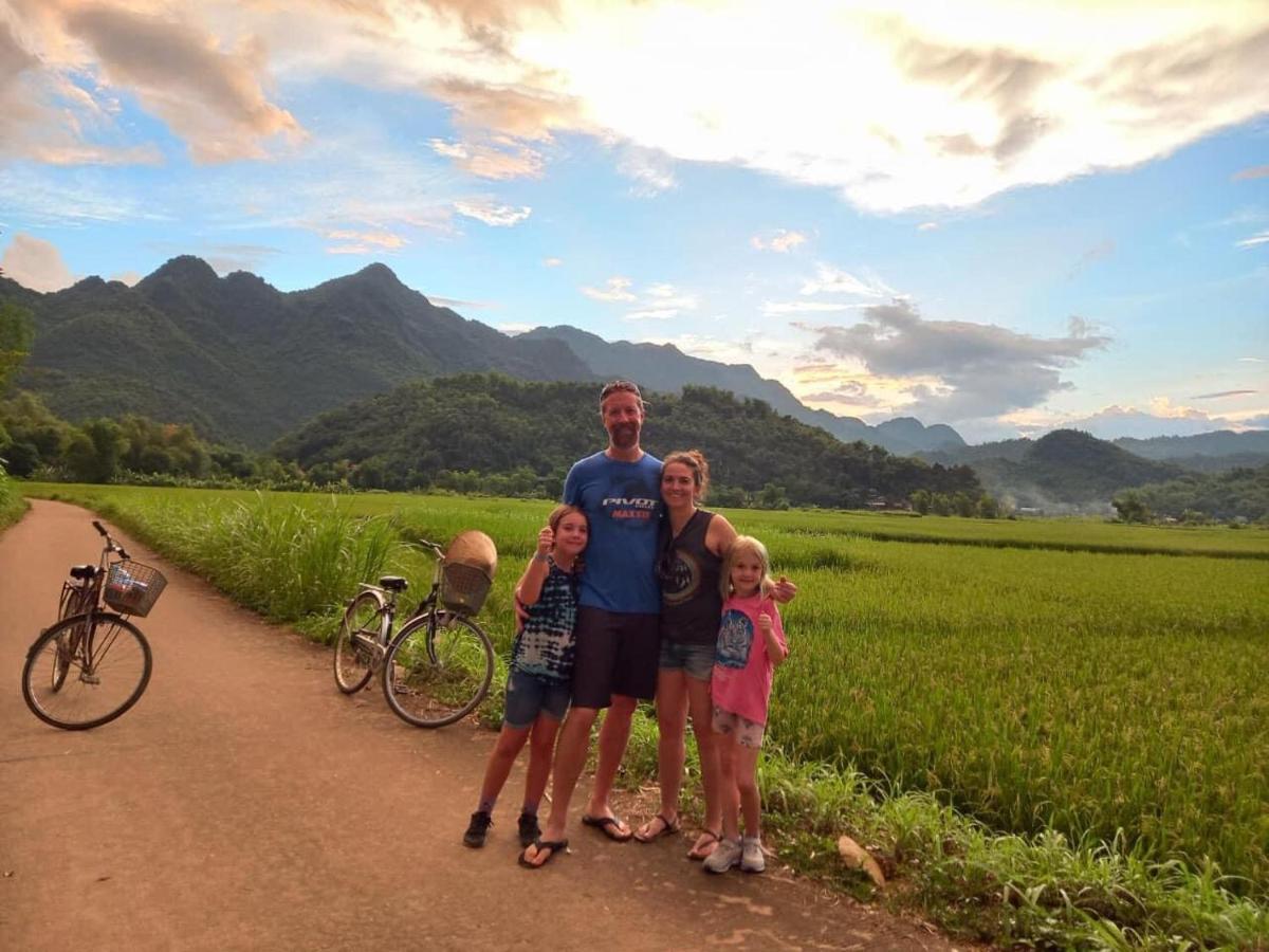Nha Tan - Mai Chau Homestay And Tours ภายนอก รูปภาพ