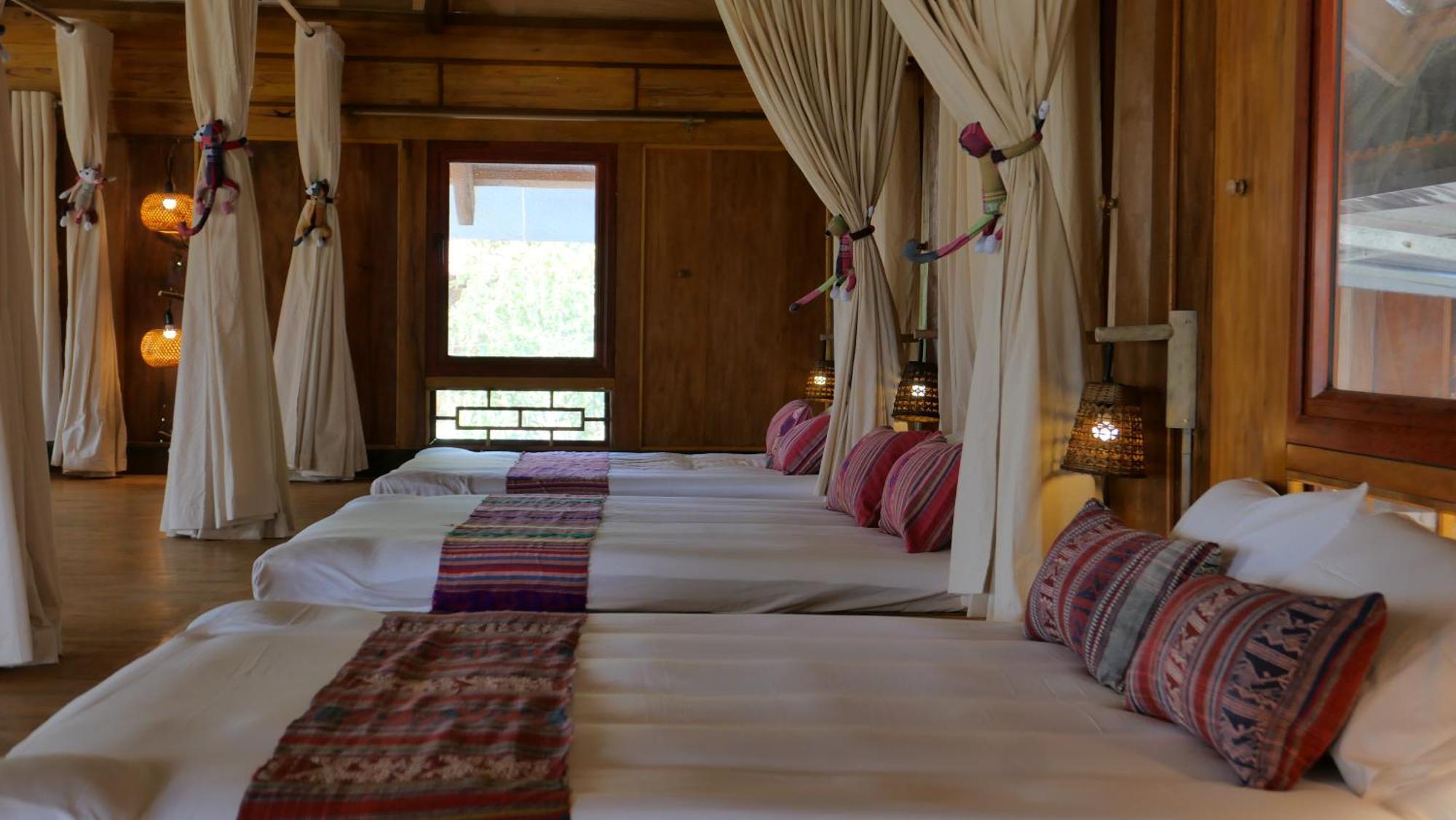 Nha Tan - Mai Chau Homestay And Tours ภายนอก รูปภาพ