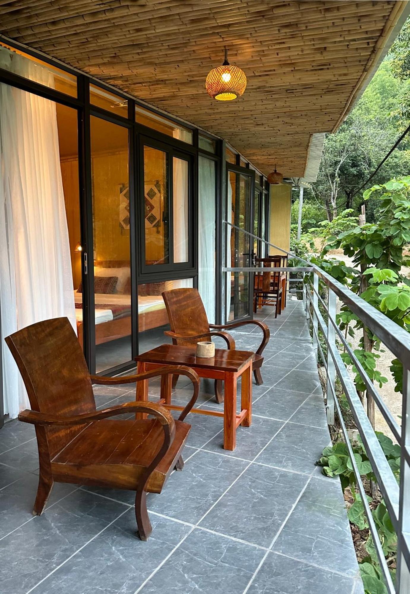 Nha Tan - Mai Chau Homestay And Tours ภายนอก รูปภาพ