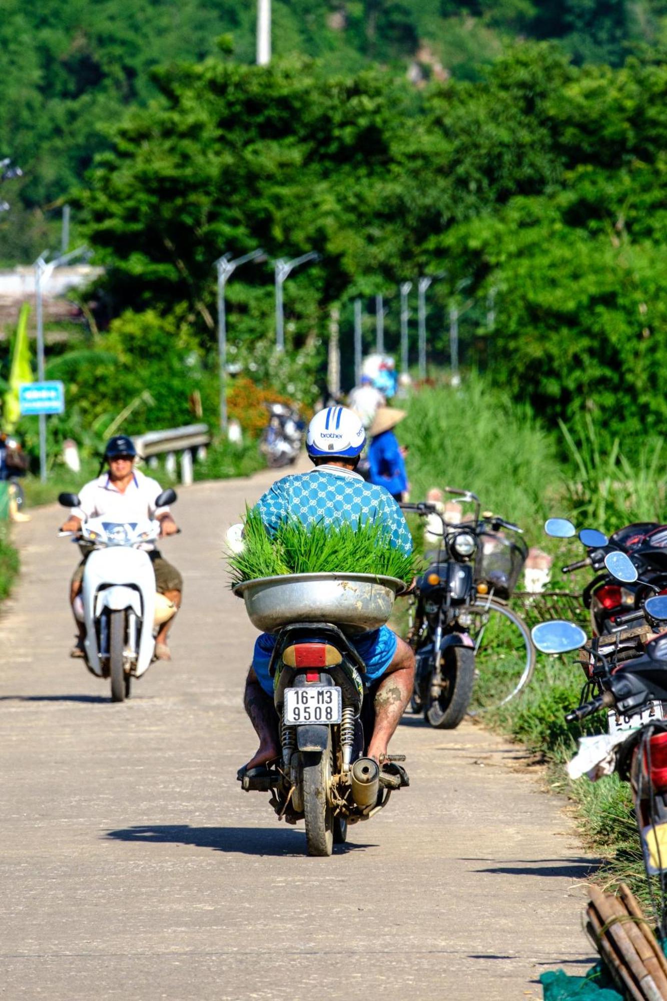 Nha Tan - Mai Chau Homestay And Tours ภายนอก รูปภาพ