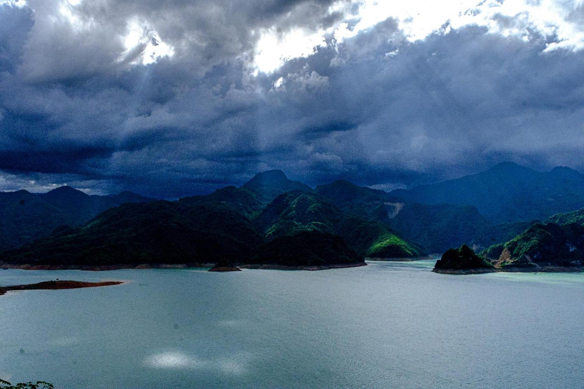 Nha Tan - Mai Chau Homestay And Tours ภายนอก รูปภาพ