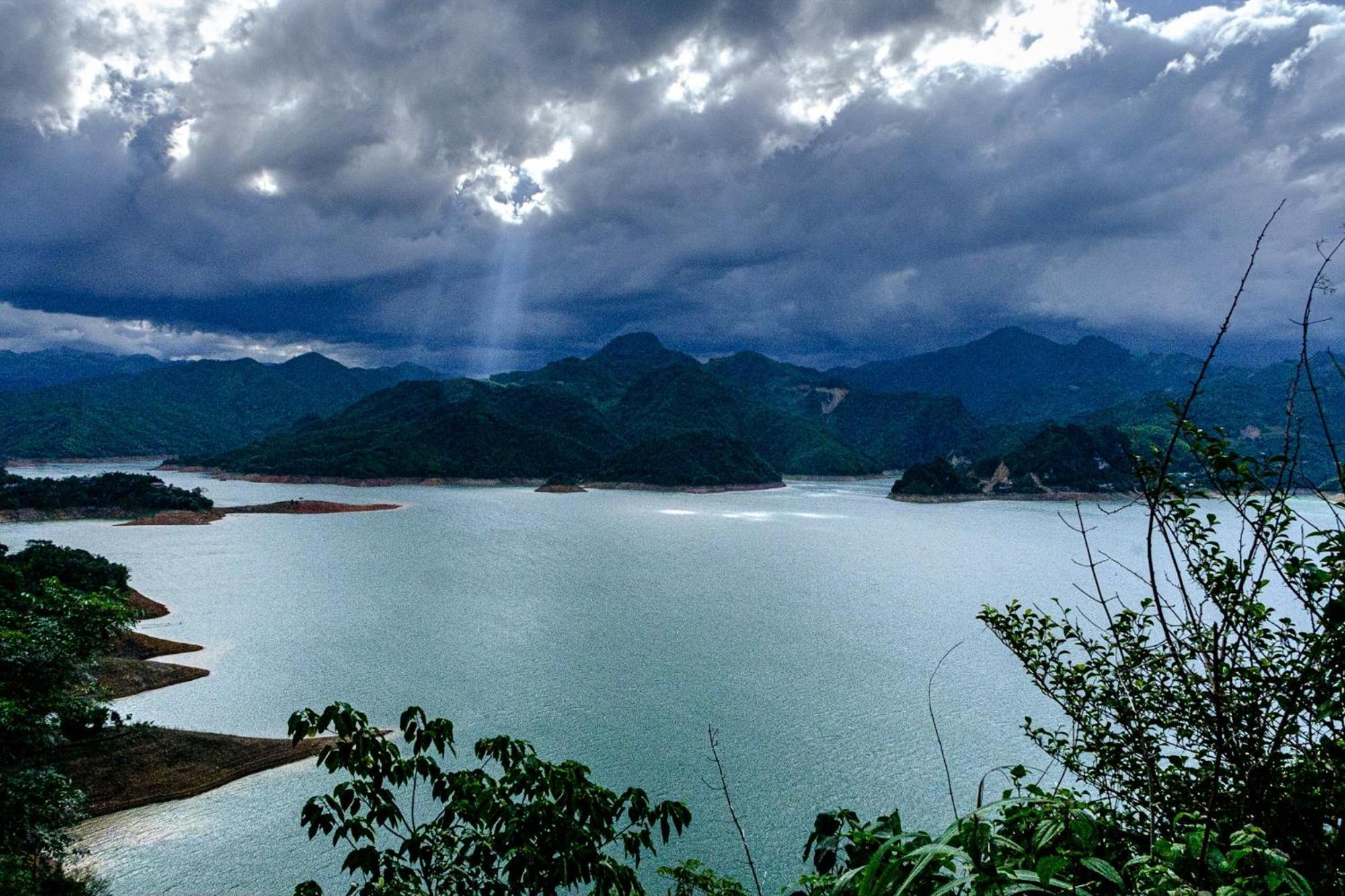 Nha Tan - Mai Chau Homestay And Tours ภายนอก รูปภาพ