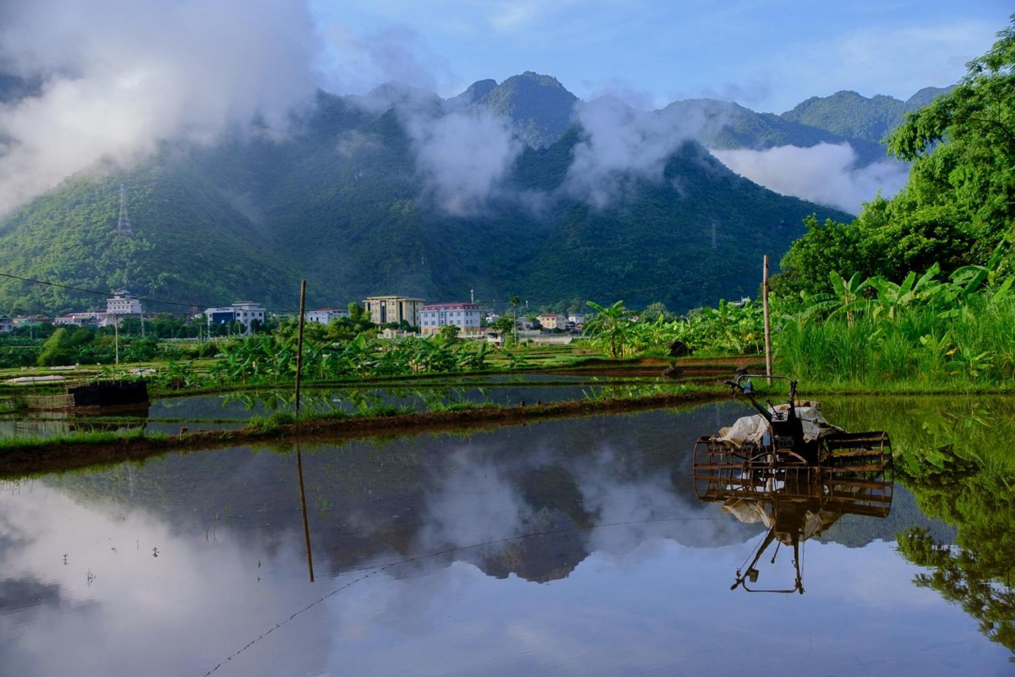 Nha Tan - Mai Chau Homestay And Tours ภายนอก รูปภาพ