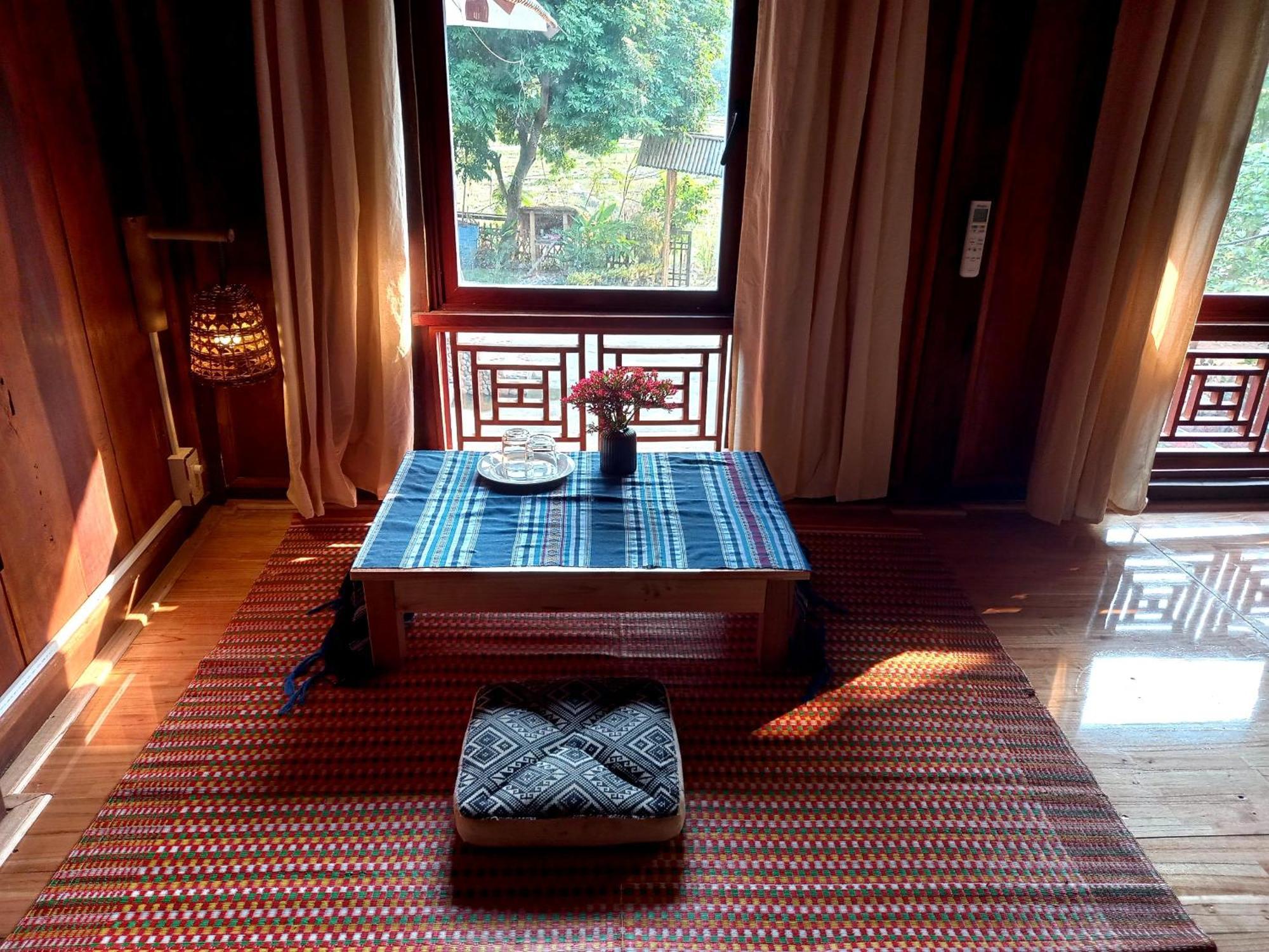 Nha Tan - Mai Chau Homestay And Tours ภายนอก รูปภาพ