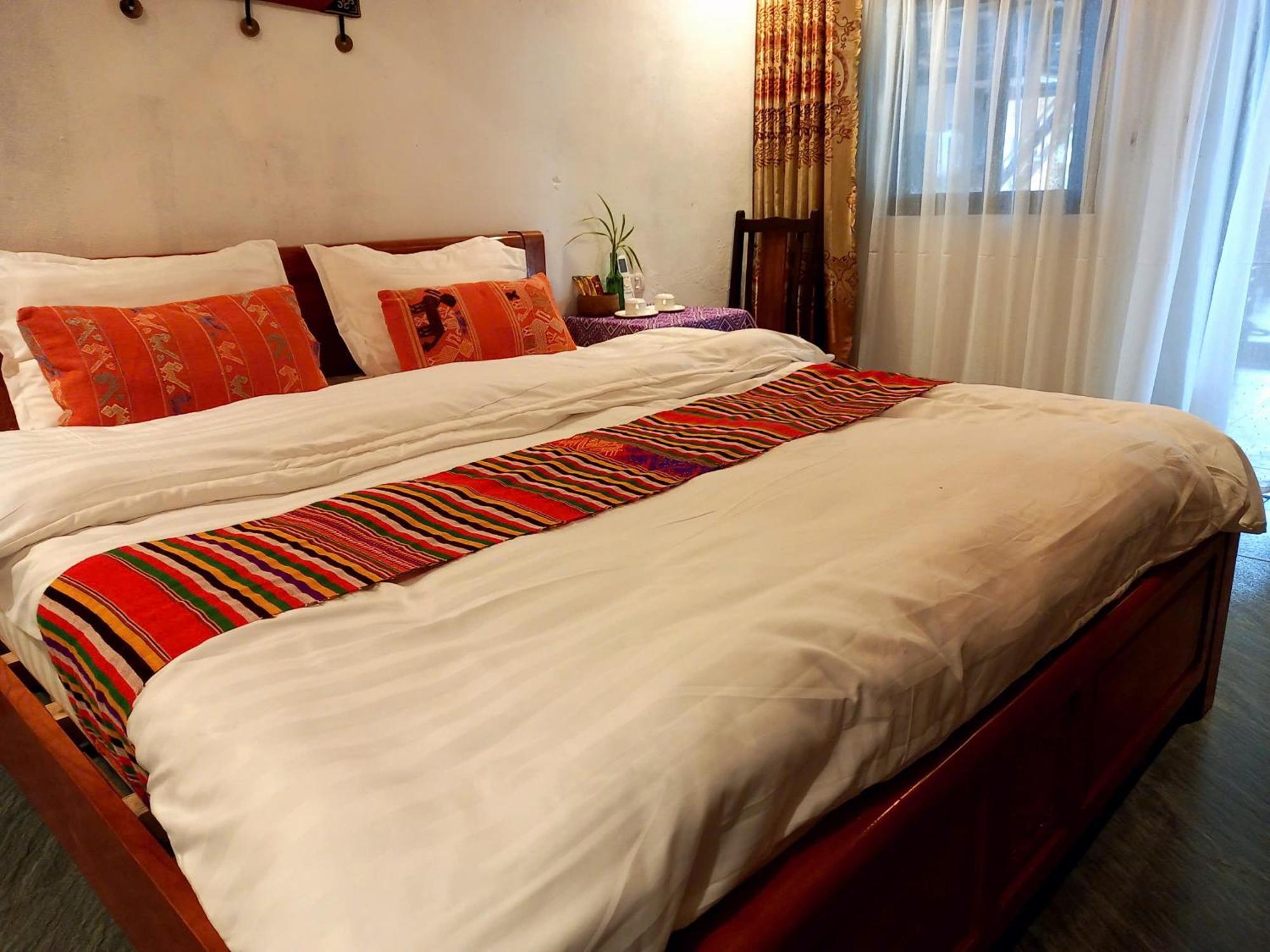 Nha Tan - Mai Chau Homestay And Tours ภายนอก รูปภาพ
