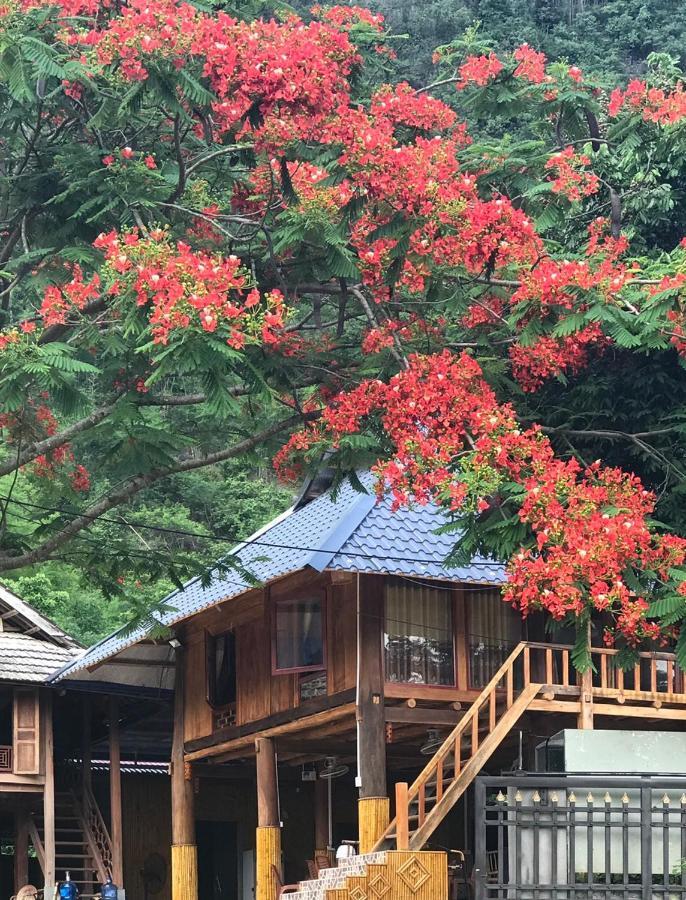 Nha Tan - Mai Chau Homestay And Tours ภายนอก รูปภาพ